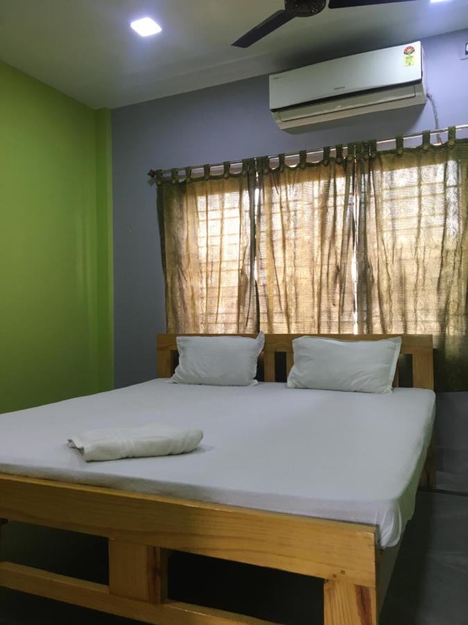 Whispering Woods Inn Bolpur Kültér fotó
