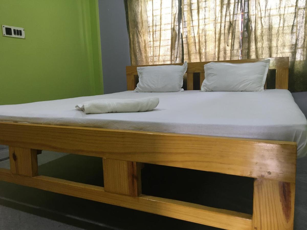 Whispering Woods Inn Bolpur Kültér fotó