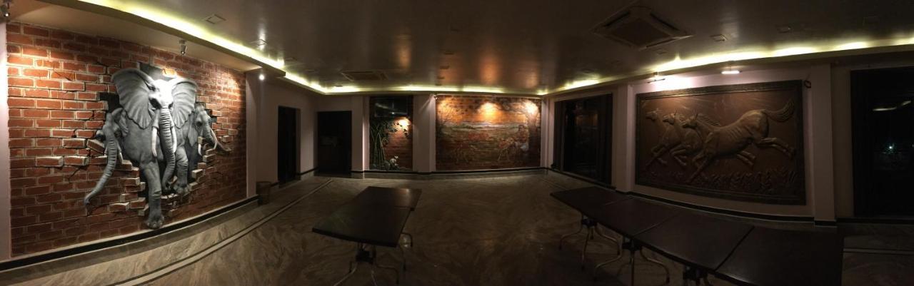 Whispering Woods Inn Bolpur Kültér fotó