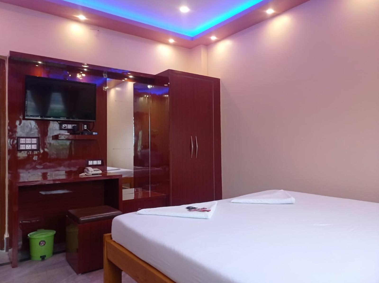 Whispering Woods Inn Bolpur Kültér fotó