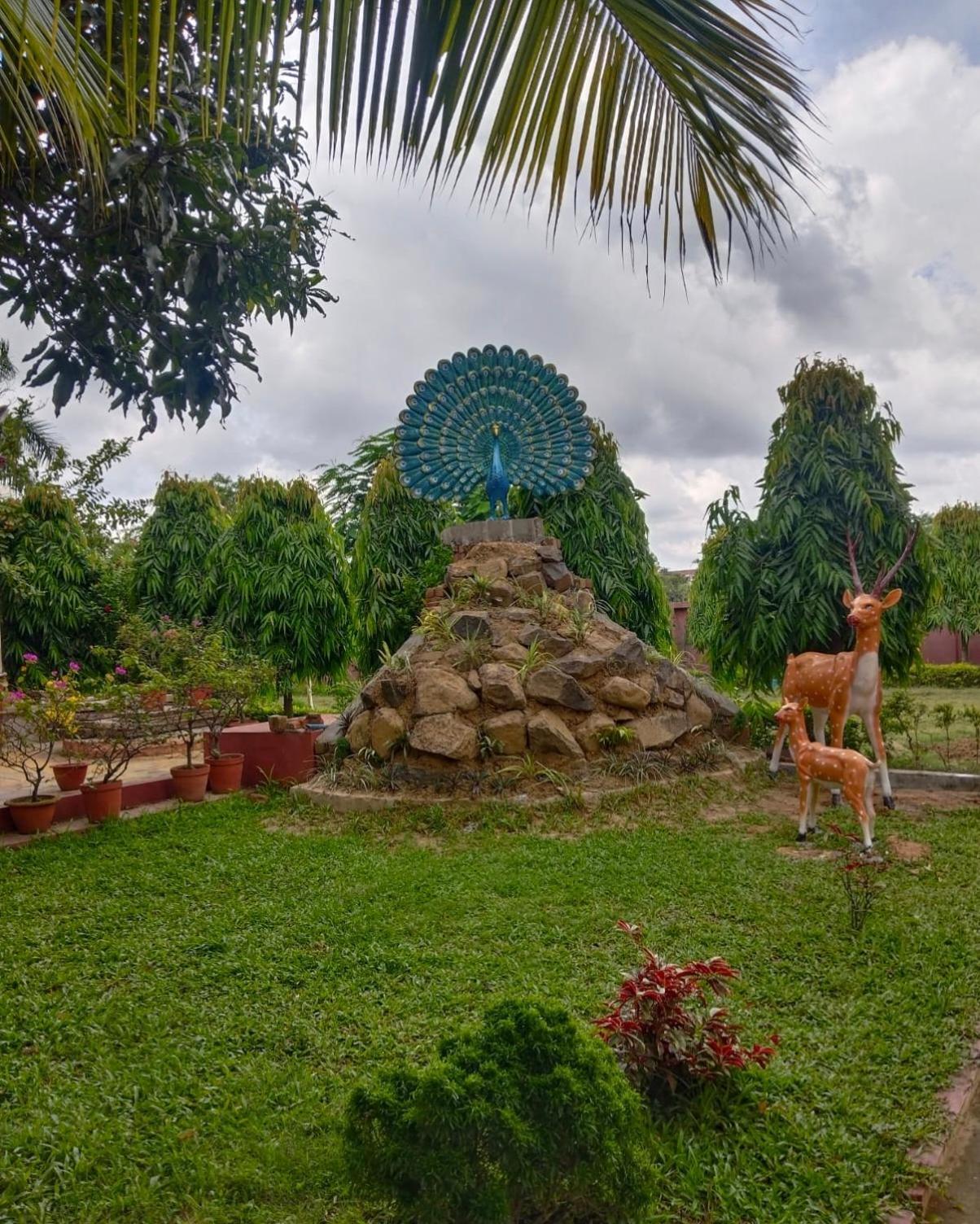 Whispering Woods Inn Bolpur Kültér fotó
