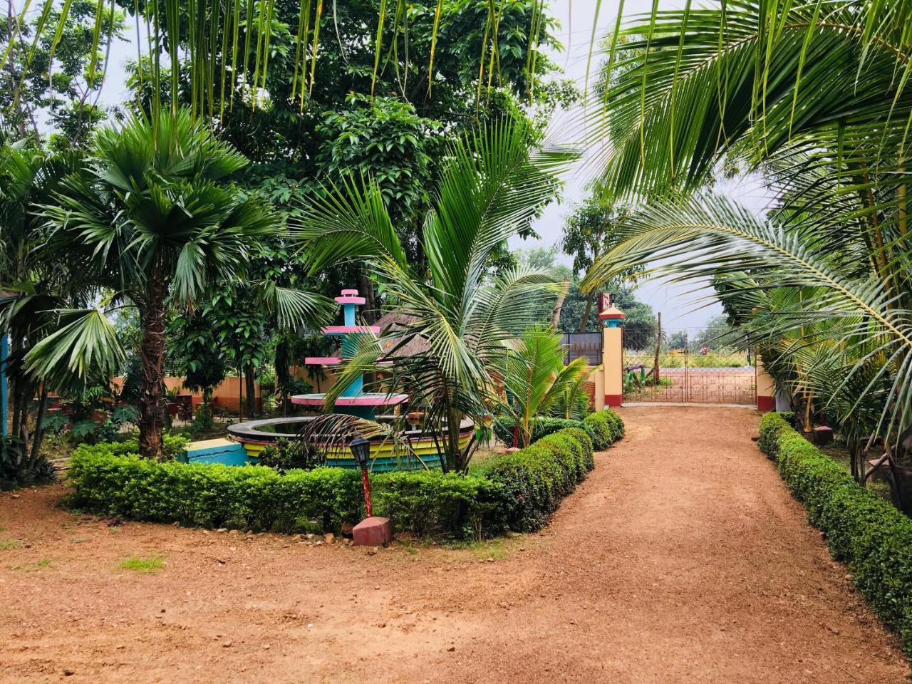 Whispering Woods Inn Bolpur Kültér fotó